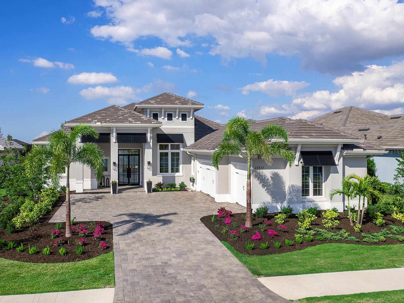 LAKE CLUB - Residential