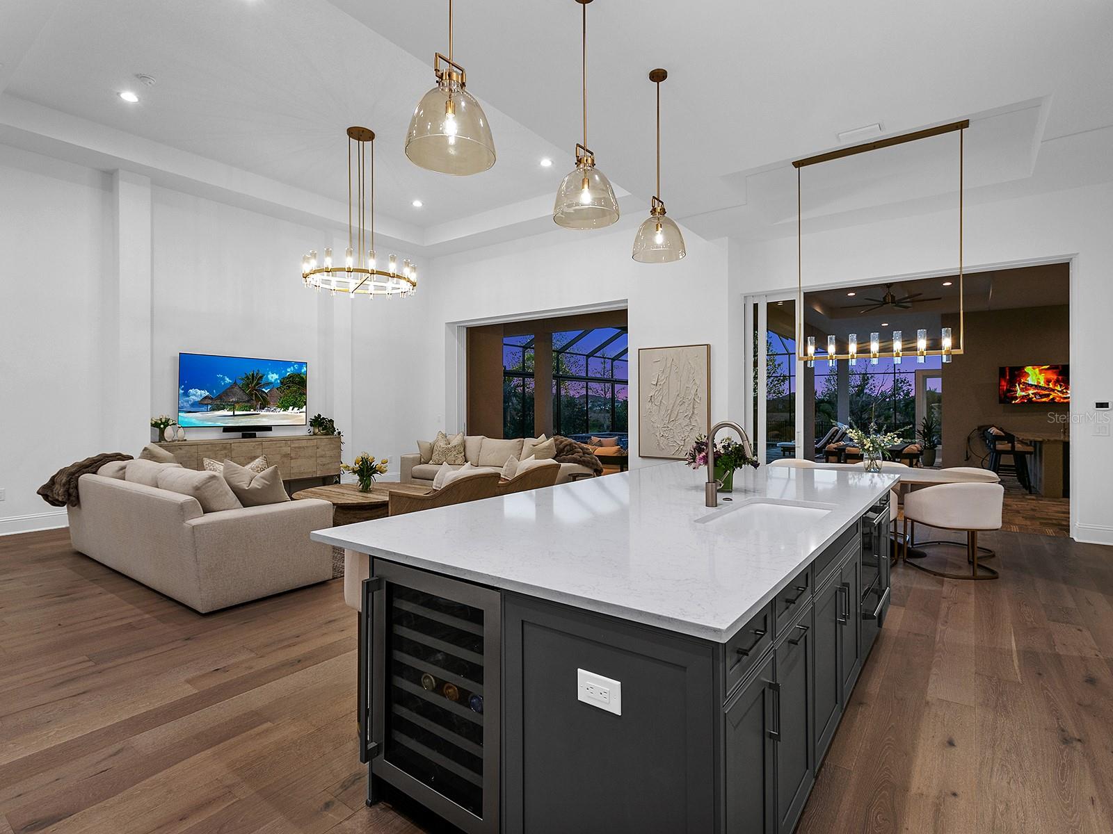 LAKE CLUB - Residential