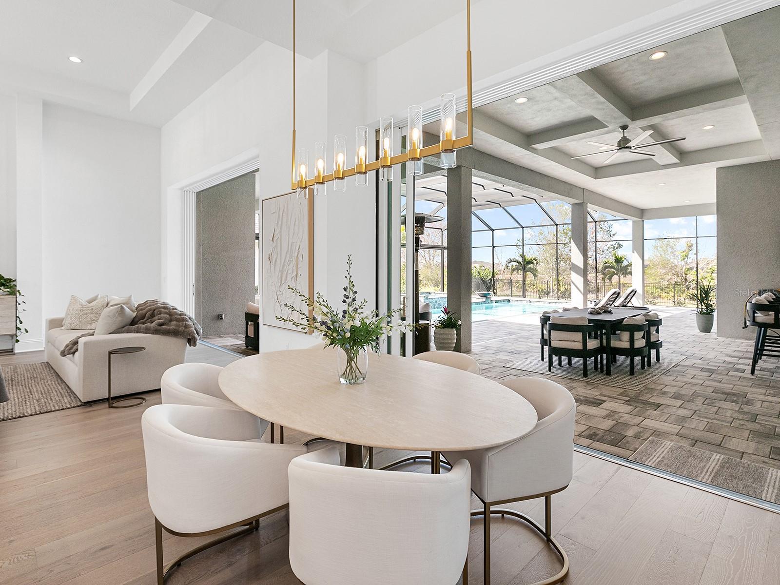 LAKE CLUB - Residential