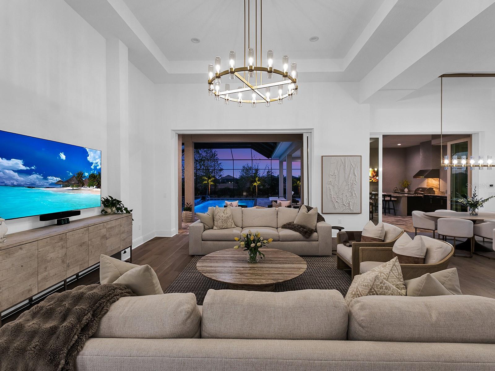 LAKE CLUB - Residential