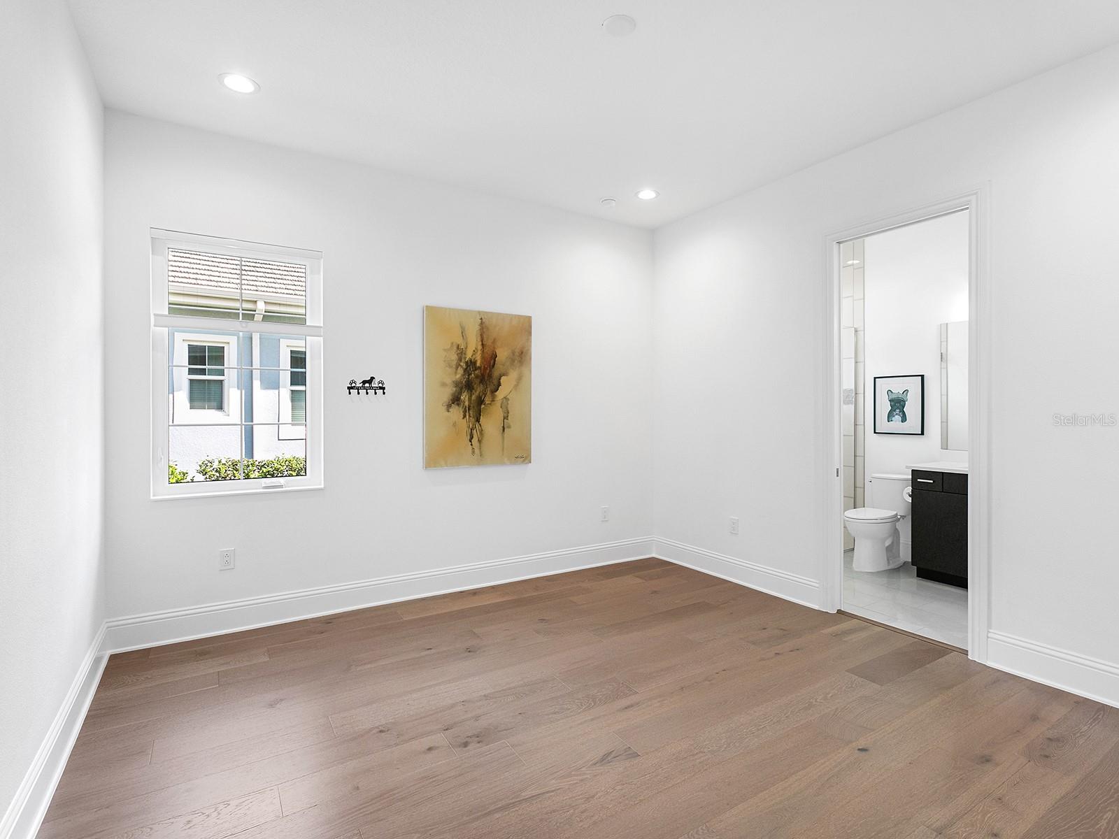 LAKE CLUB - Residential