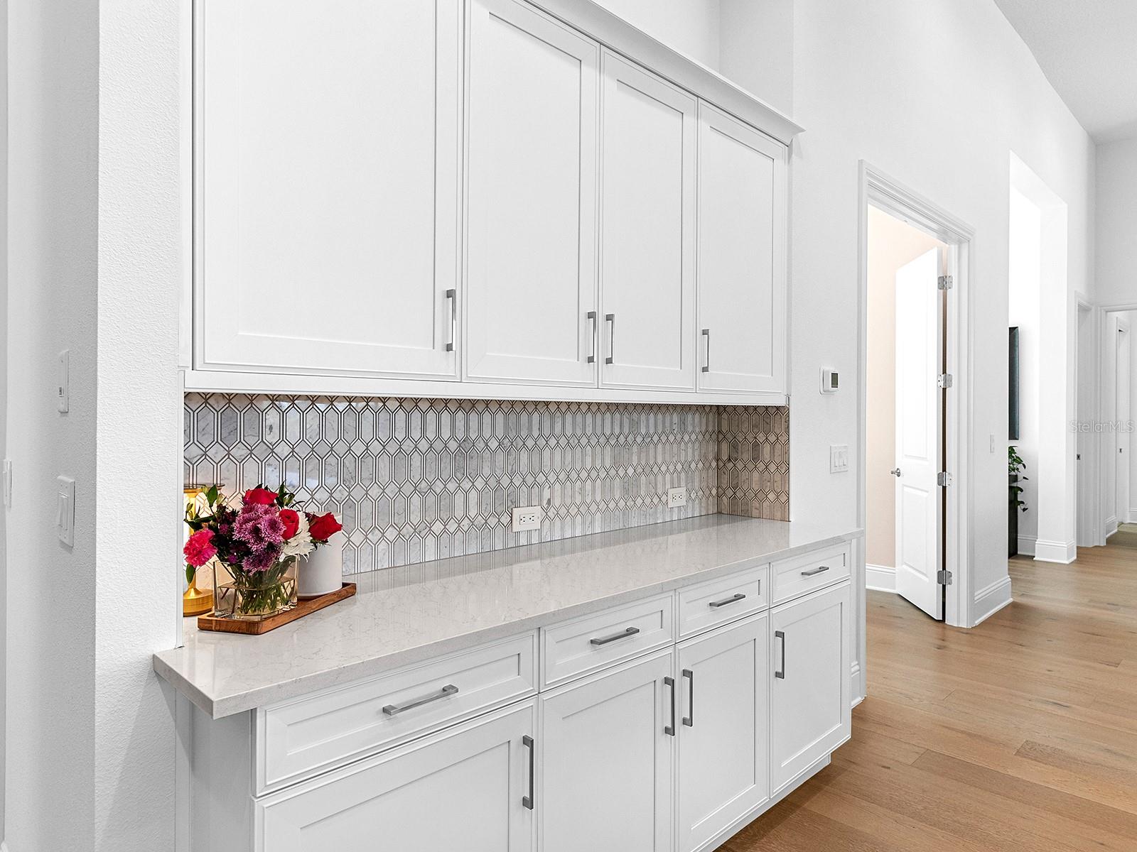 LAKE CLUB - Residential