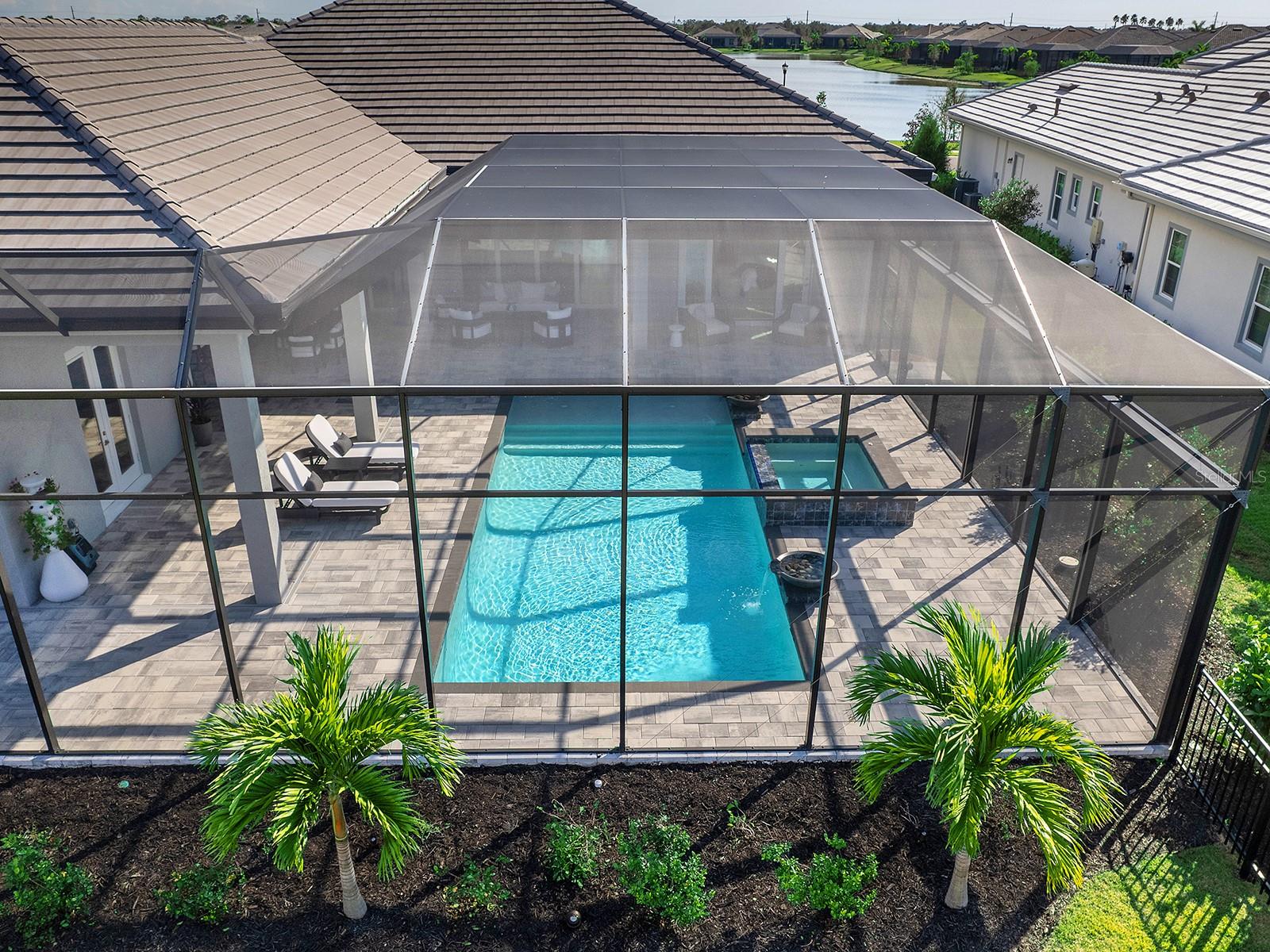 LAKE CLUB - Residential