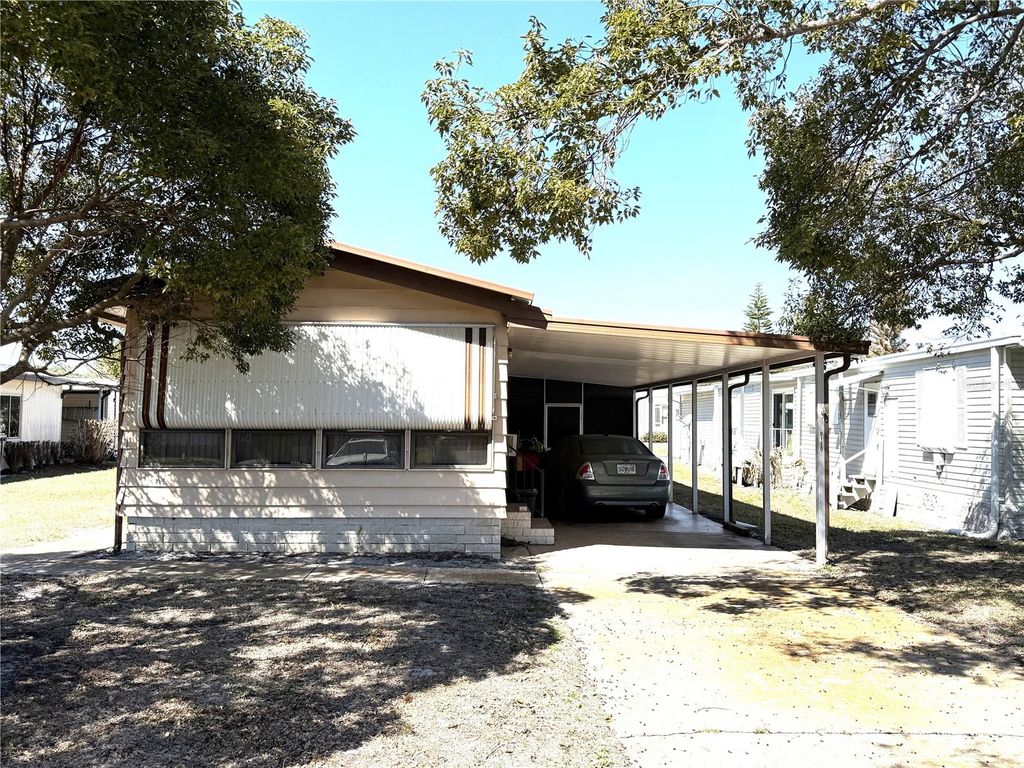 Photo of 9150 Lake Point Boulevard, Lake Wales, FL 33898 (MLS # K4903303)