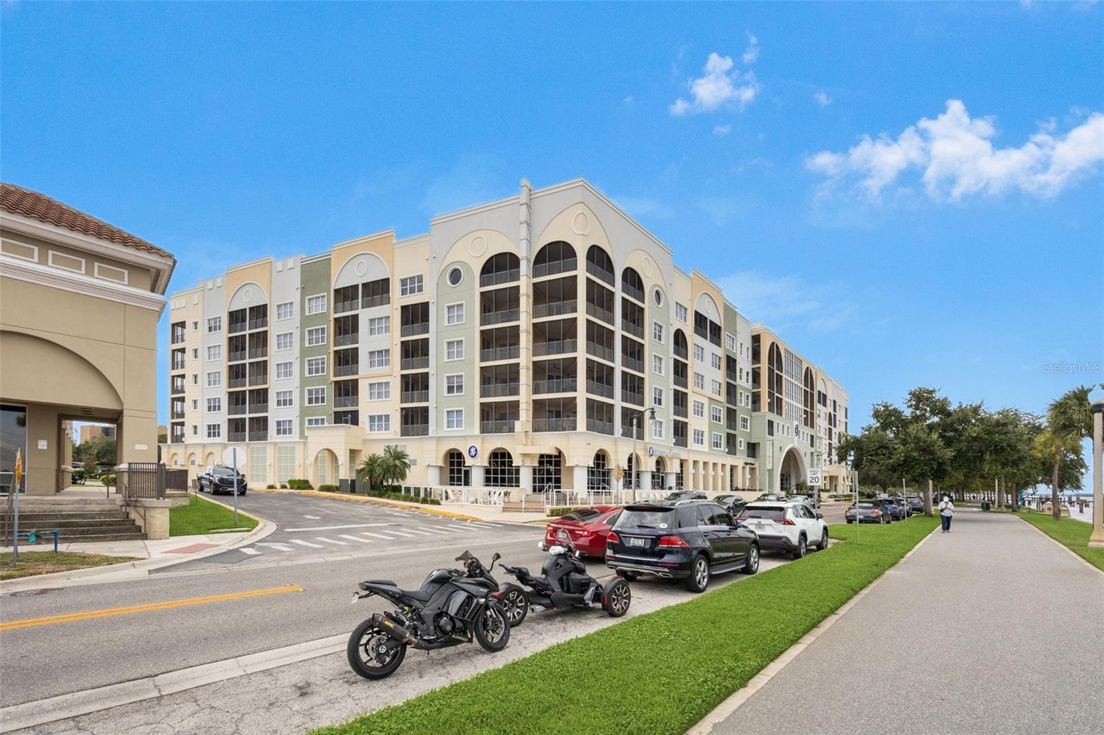 GATEWAY AT RIVERWALK A CONDO THIRD AMD - Residential