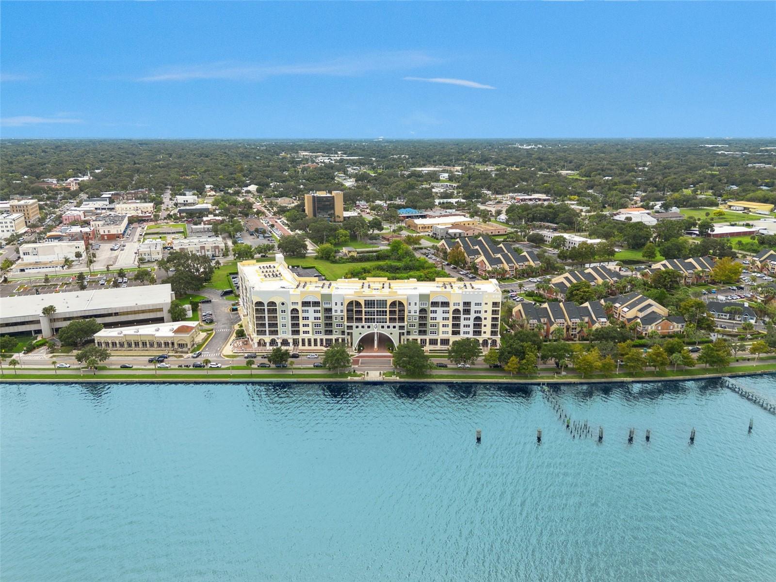 GATEWAY AT RIVERWALK A CONDO THIRD AMD - Residential