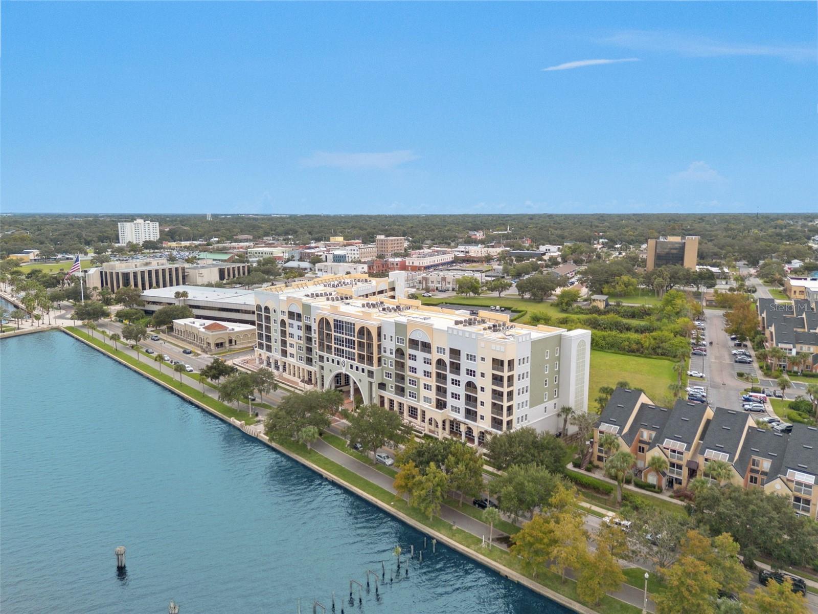 GATEWAY AT RIVERWALK A CONDO THIRD AMD - Residential