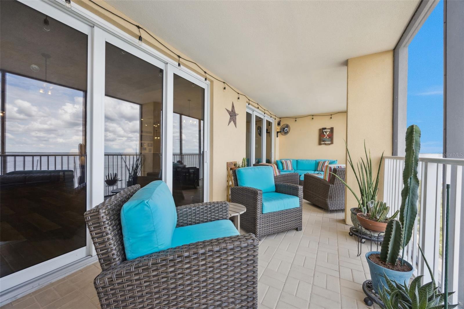 GATEWAY AT RIVERWALK A CONDO THIRD AMD - Residential