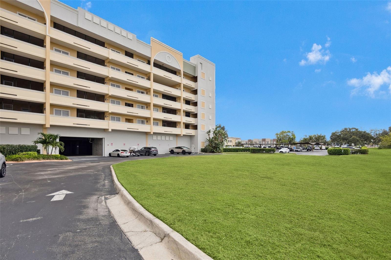 GATEWAY AT RIVERWALK A CONDO THIRD AMD - Residential