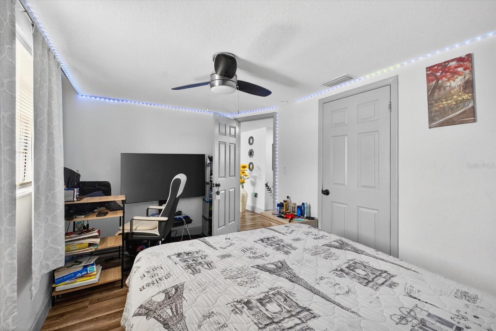 REGENCY PARK - Residential