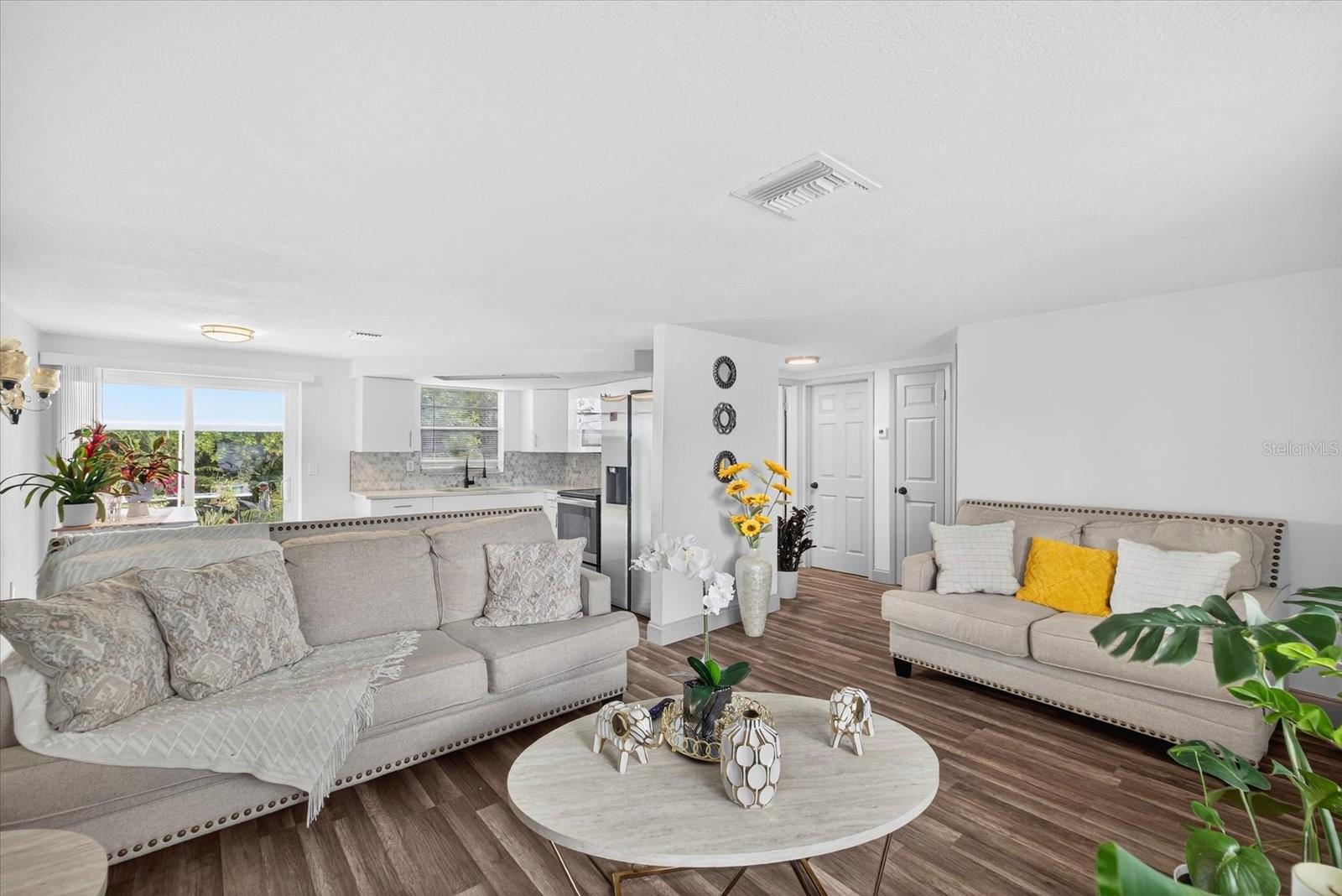 REGENCY PARK - Residential