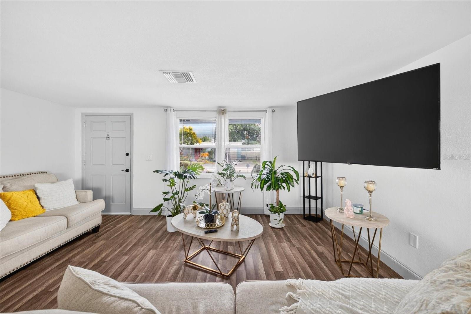 REGENCY PARK - Residential