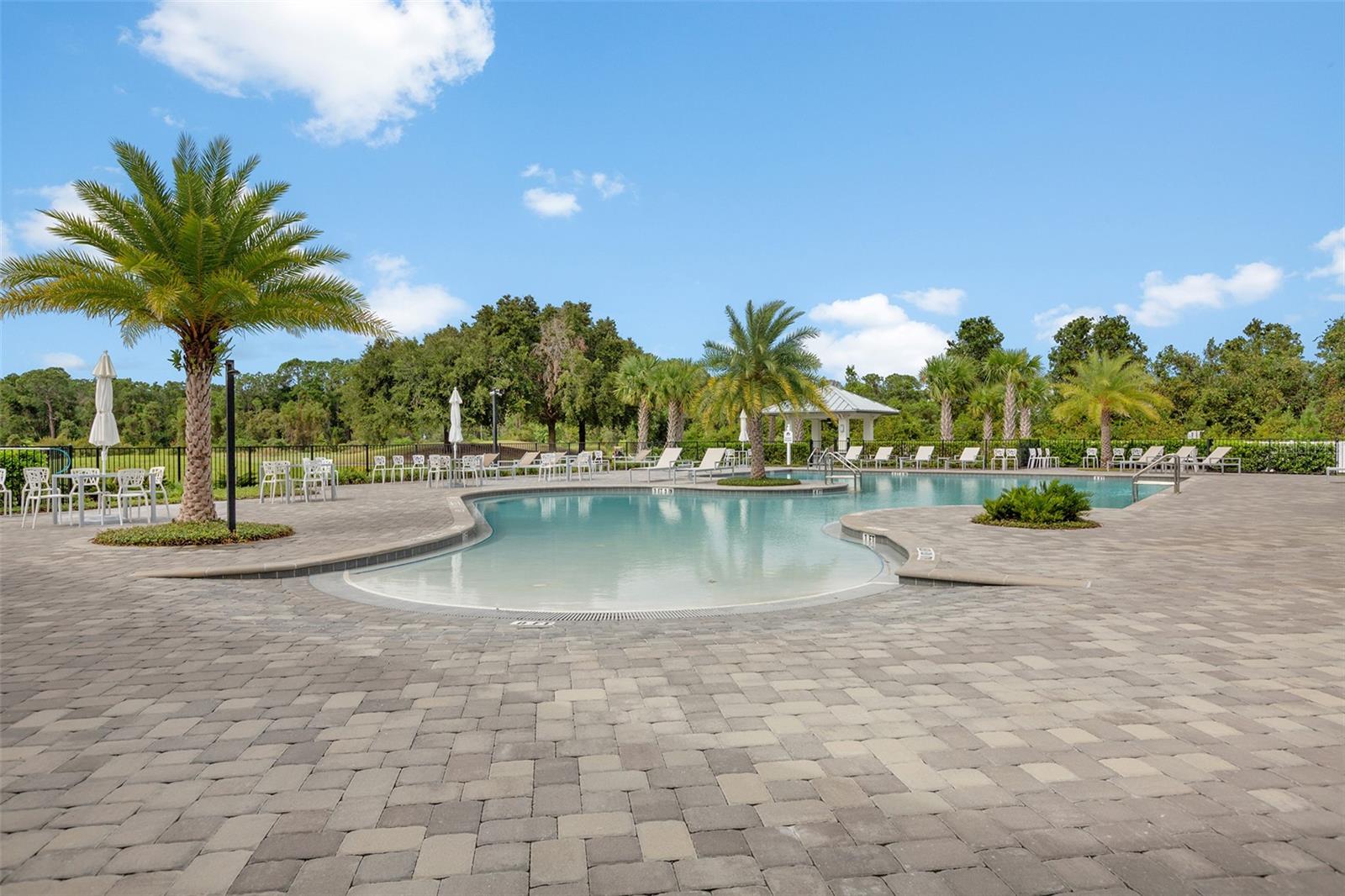 7529 CASTLEWOOD COURT