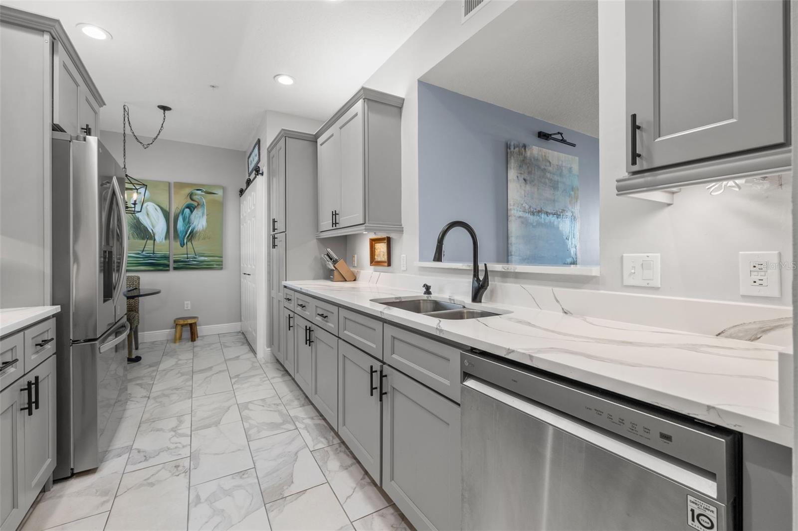 5 ISLAND PARK PLACE 305