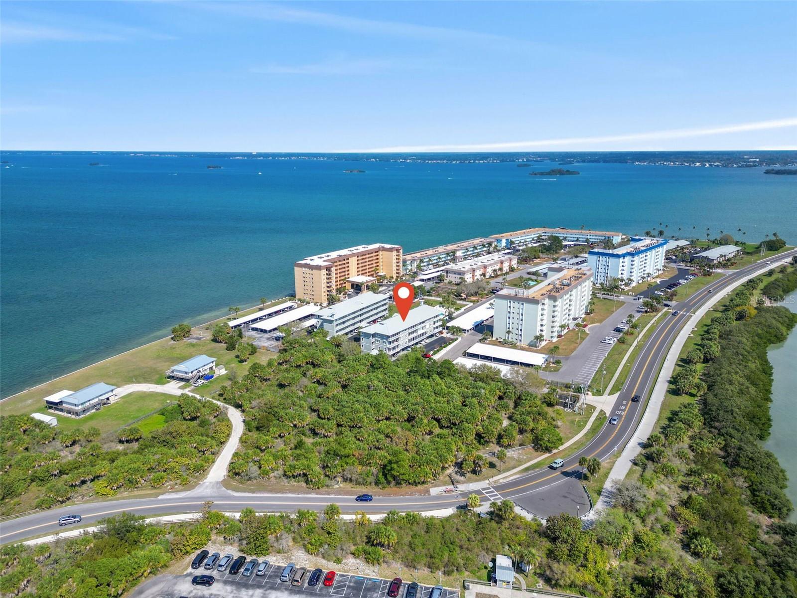5 ISLAND PARK PLACE 305