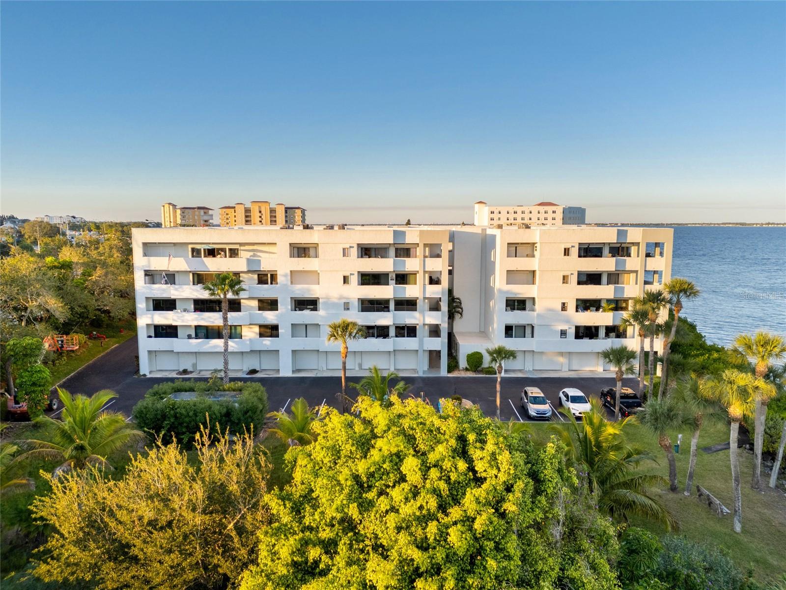 RHUM COVE - Residential