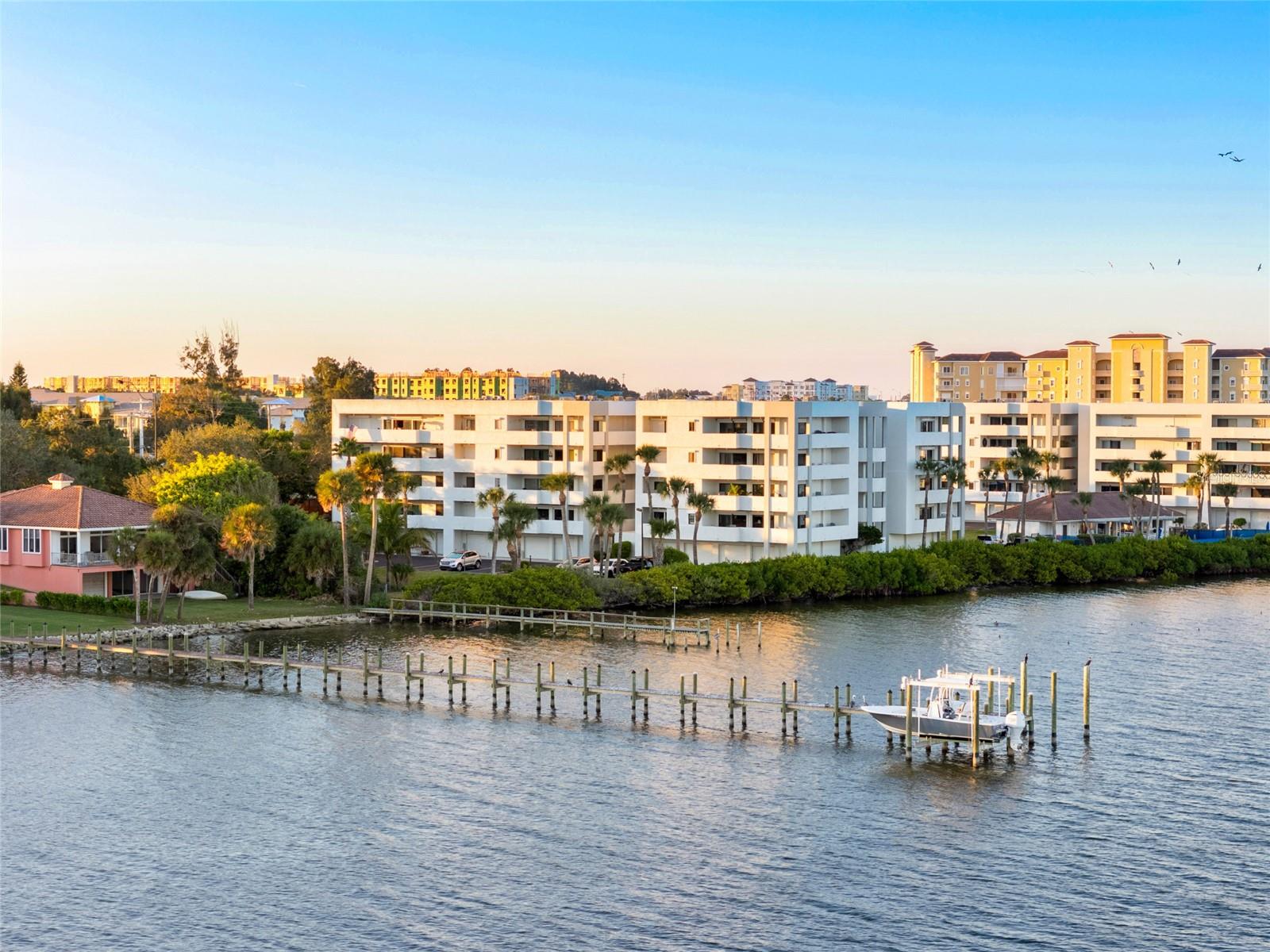 RHUM COVE - Residential