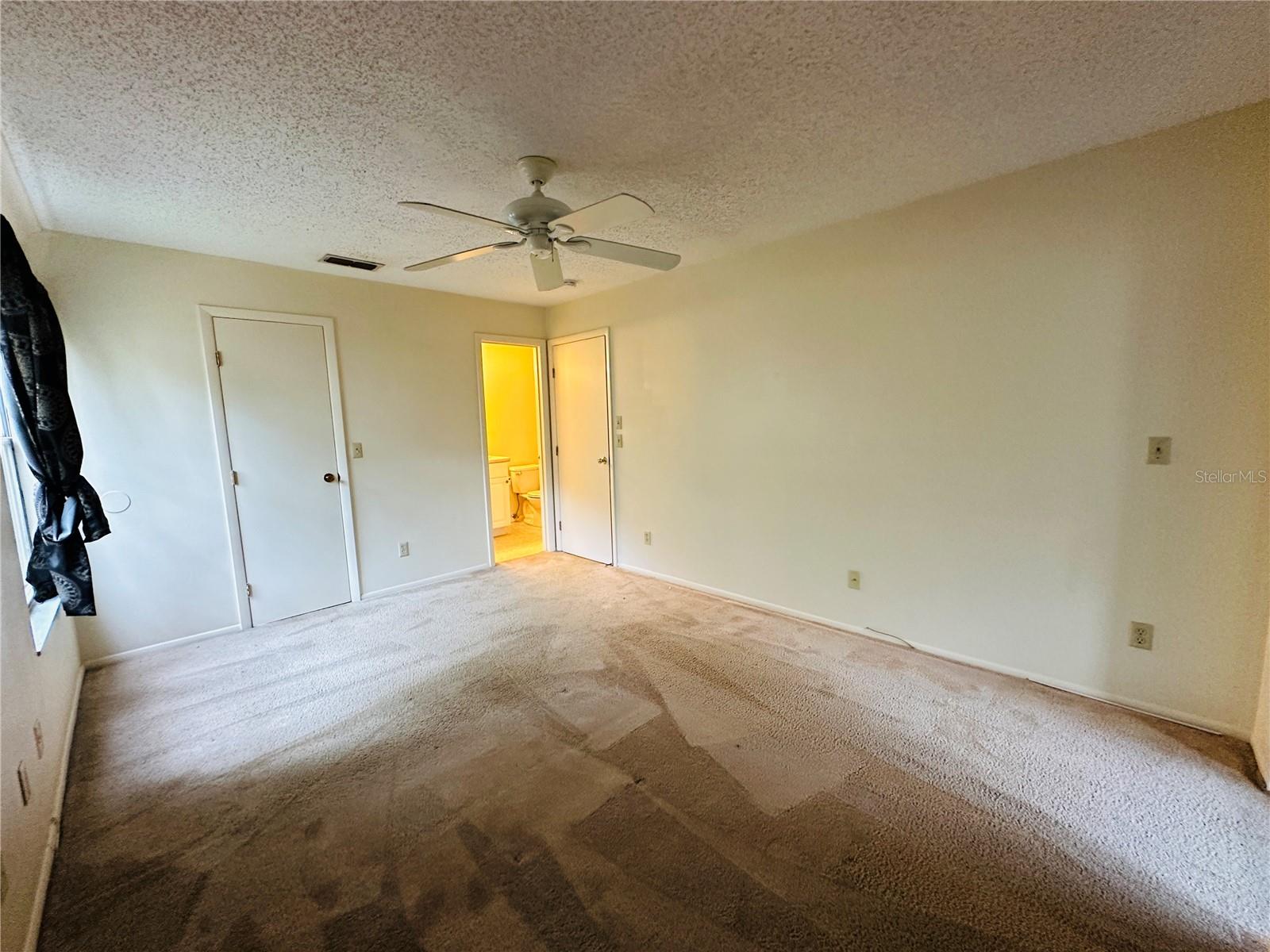 HARBOURTOWNE AT COUNTRY - Residential