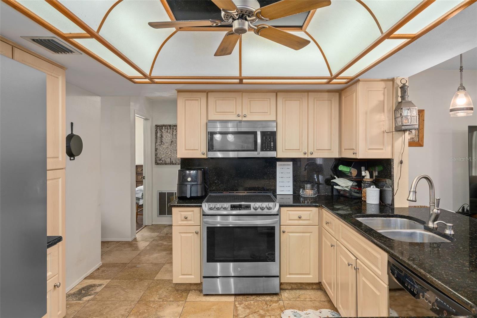 SUNSET HILLS 4TH ADD - Residential