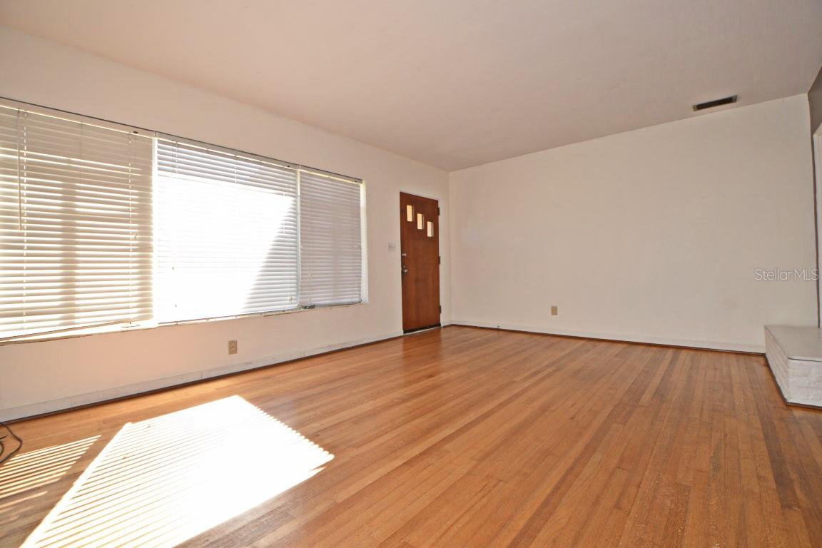 ARDSLEY MANOR SUB - Residential Lease