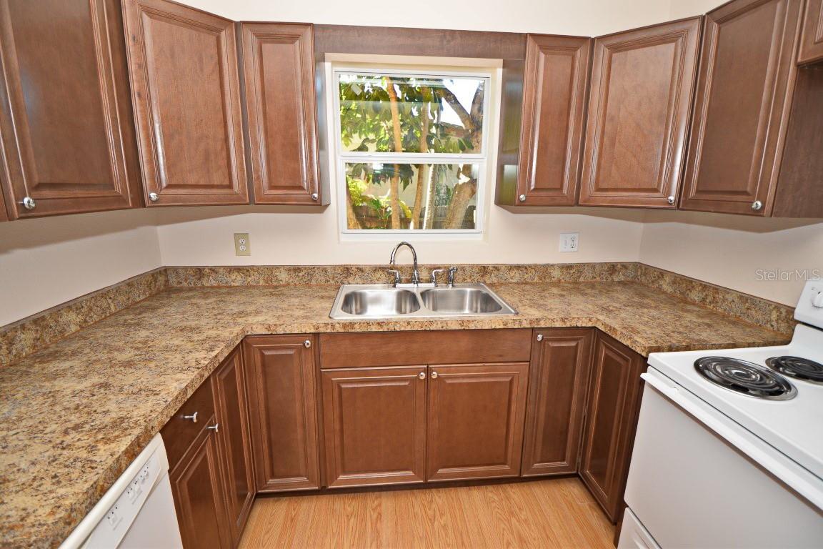 ARDSLEY MANOR SUB - Residential Lease