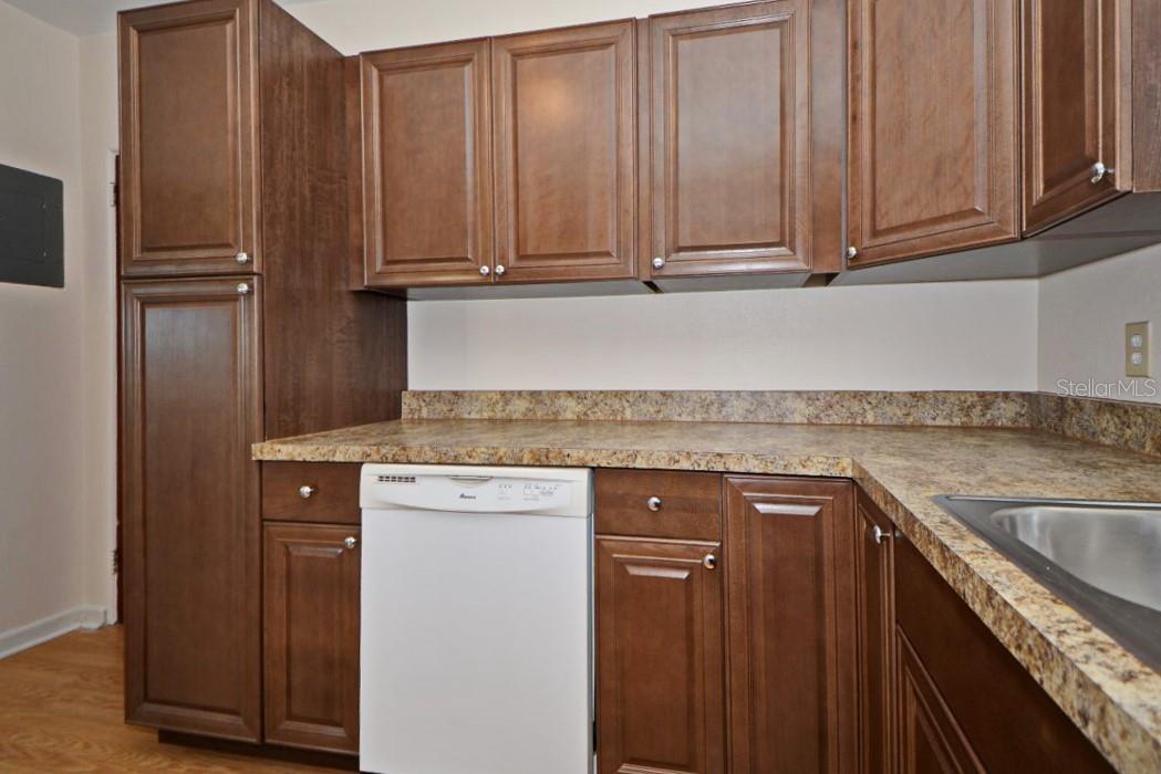 ARDSLEY MANOR SUB - Residential Lease