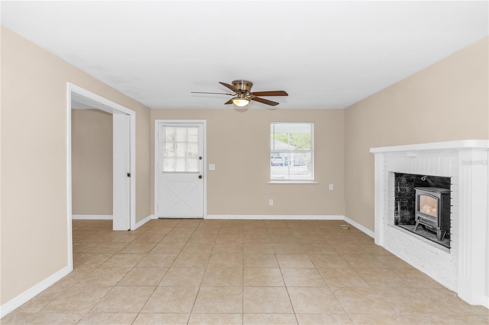 885 W WISCONSIN AVENUE