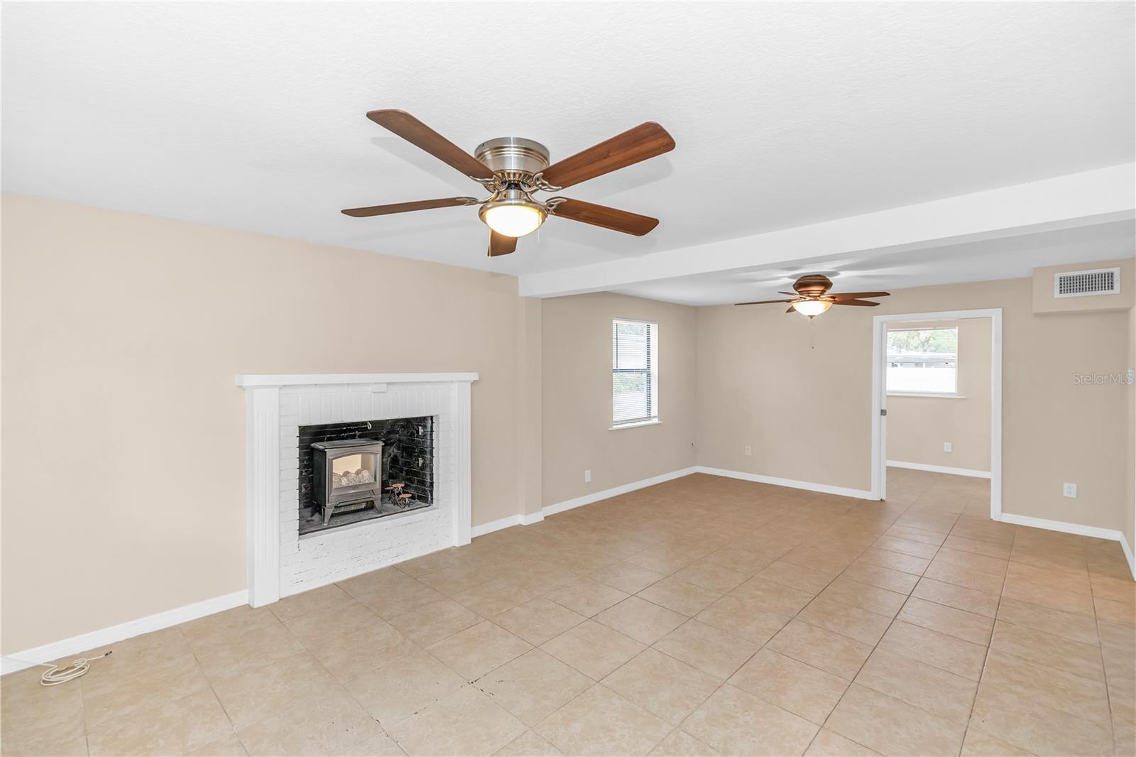 885 W WISCONSIN AVENUE