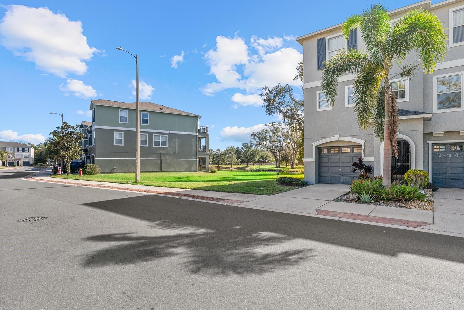 PALM RIVER TWNHMS PH 1 - Residential