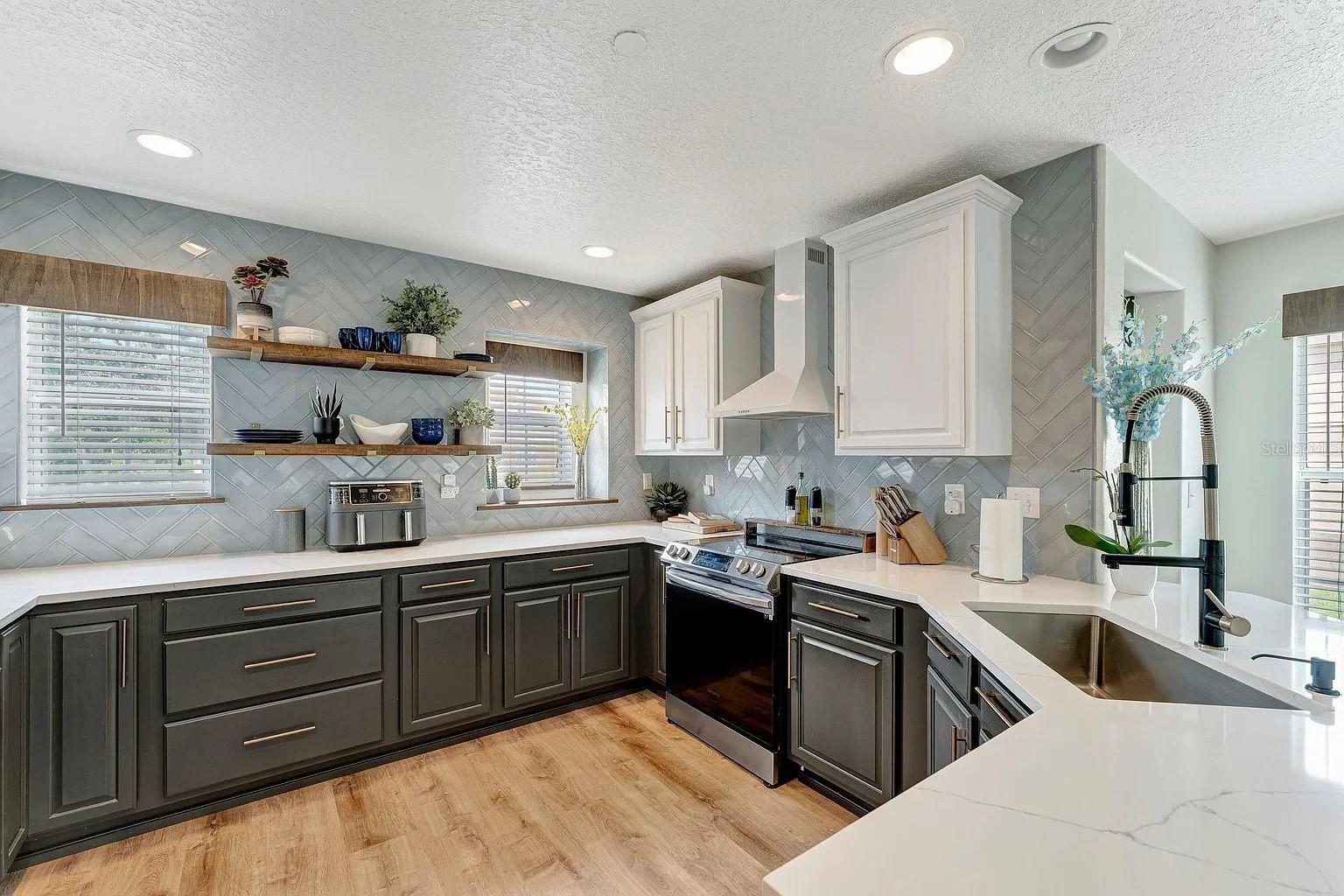 PALM RIVER TWNHMS PH 1 - Residential