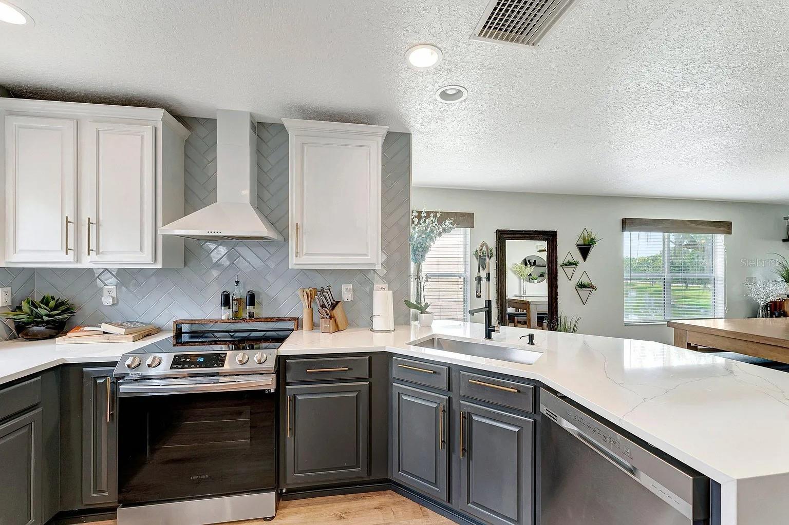 PALM RIVER TWNHMS PH 1 - Residential