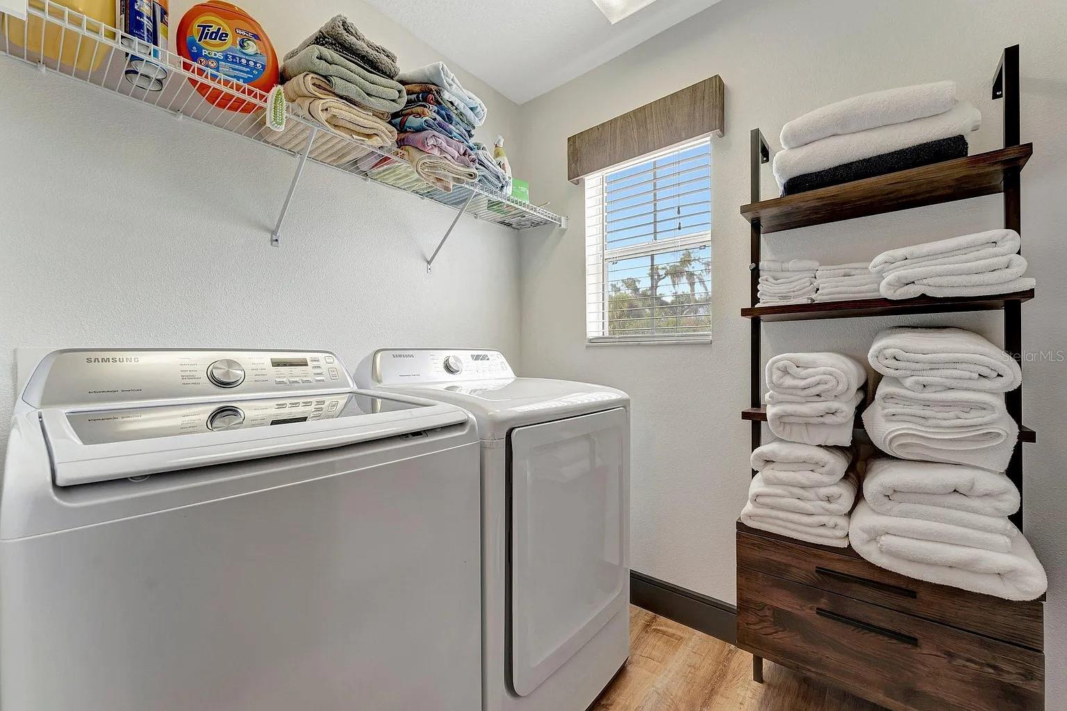 PALM RIVER TWNHMS PH 1 - Residential