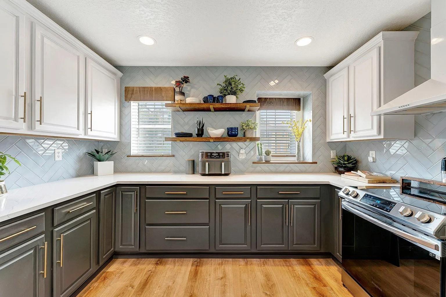 PALM RIVER TWNHMS PH 1 - Residential