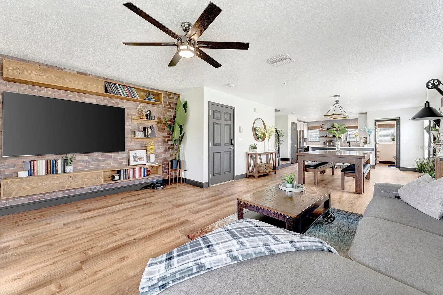 PALM RIVER TWNHMS PH 1 - Residential