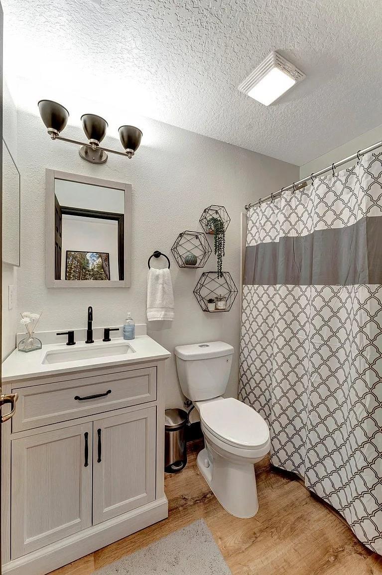 PALM RIVER TWNHMS PH 1 - Residential