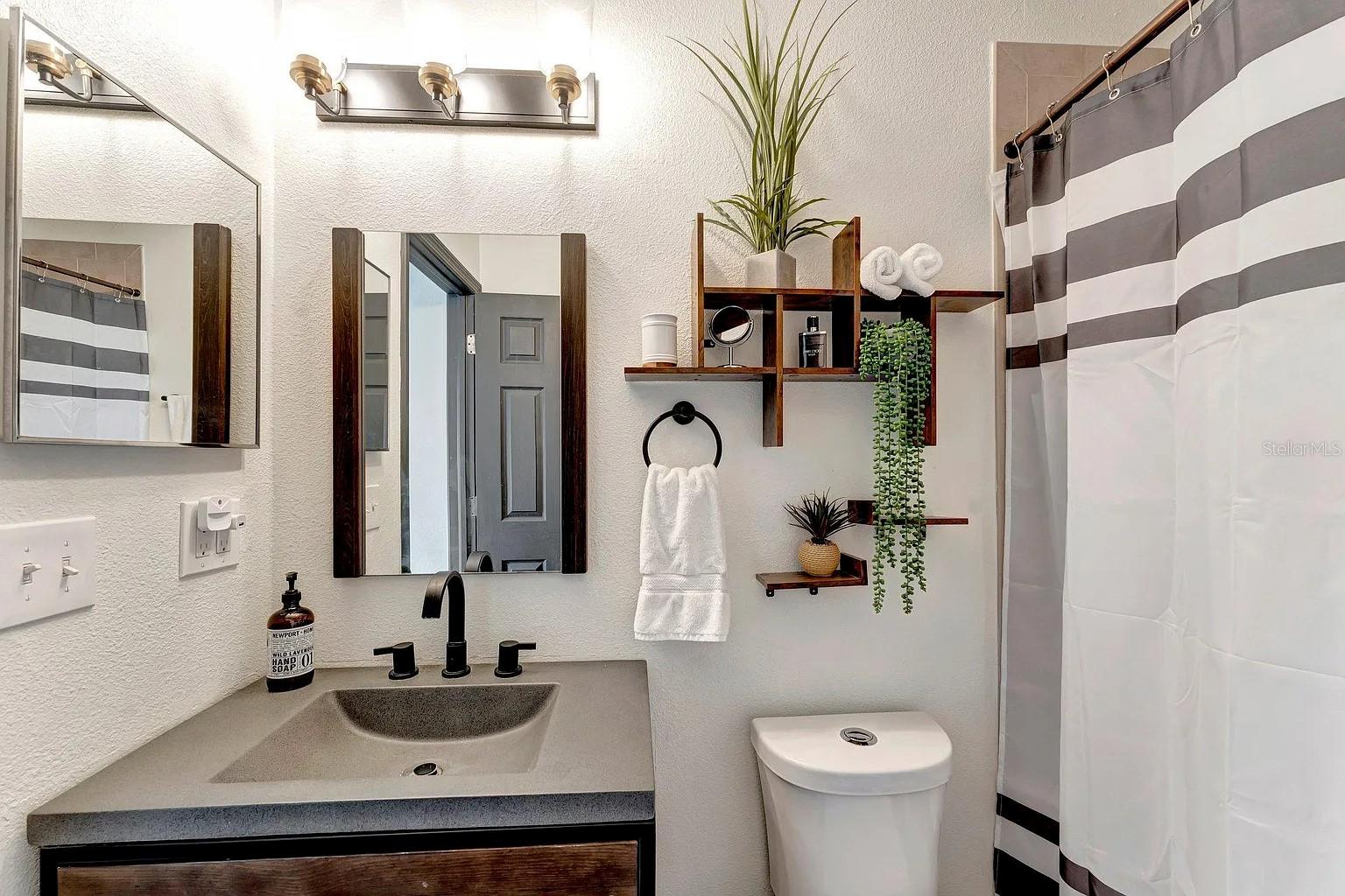 PALM RIVER TWNHMS PH 1 - Residential