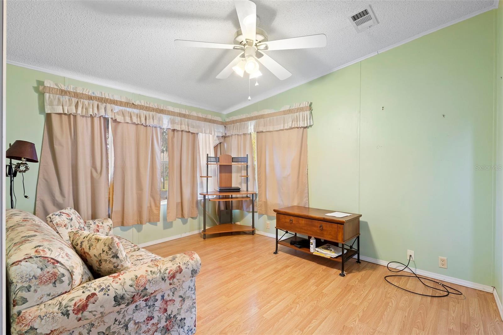 LAKE YALE ESTATES - Residential