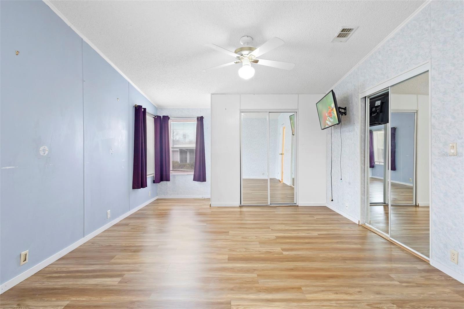 LAKE YALE ESTATES - Residential