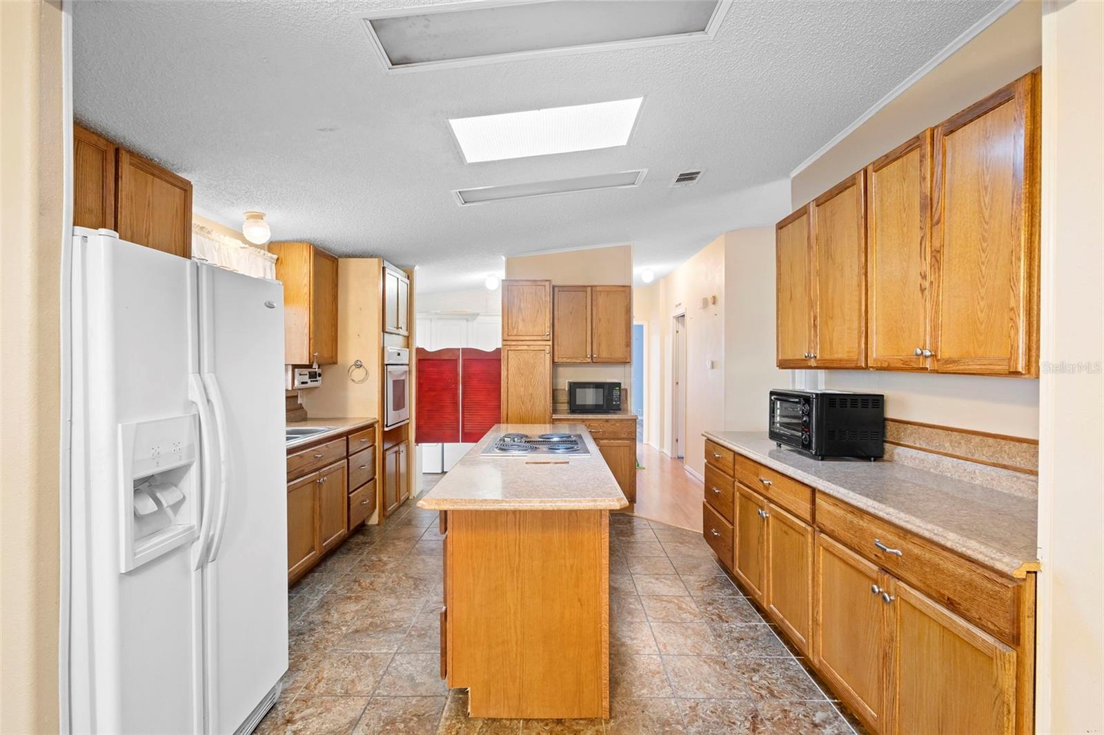 LAKE YALE ESTATES - Residential