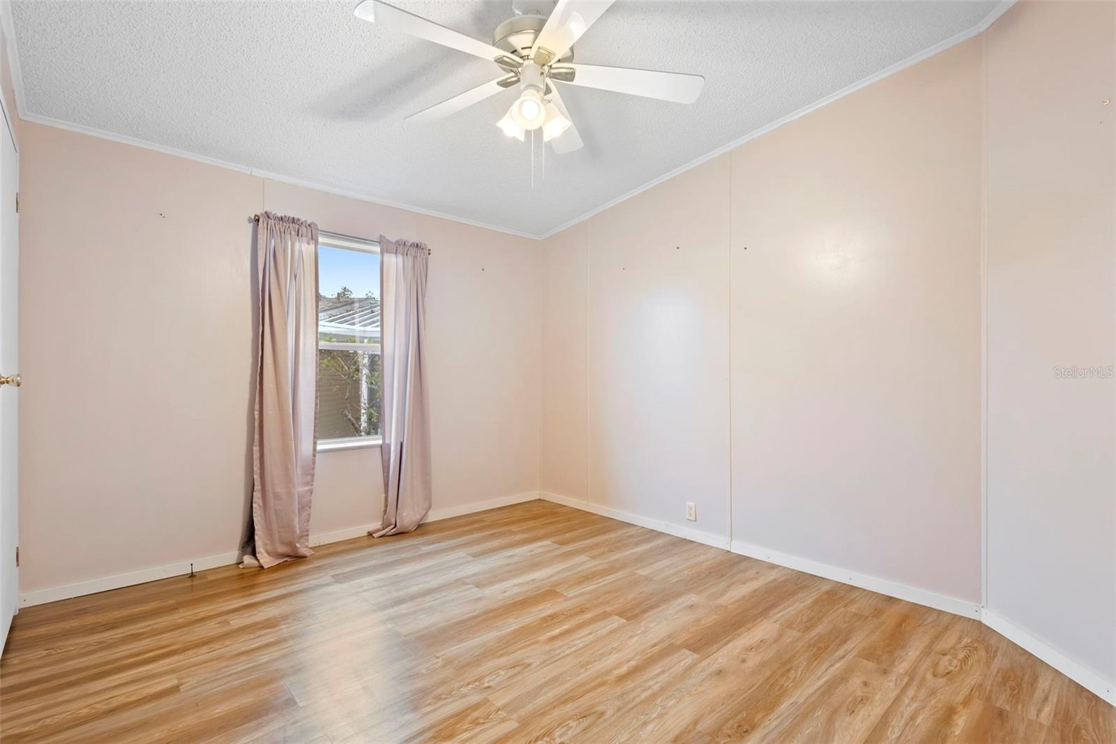 LAKE YALE ESTATES - Residential