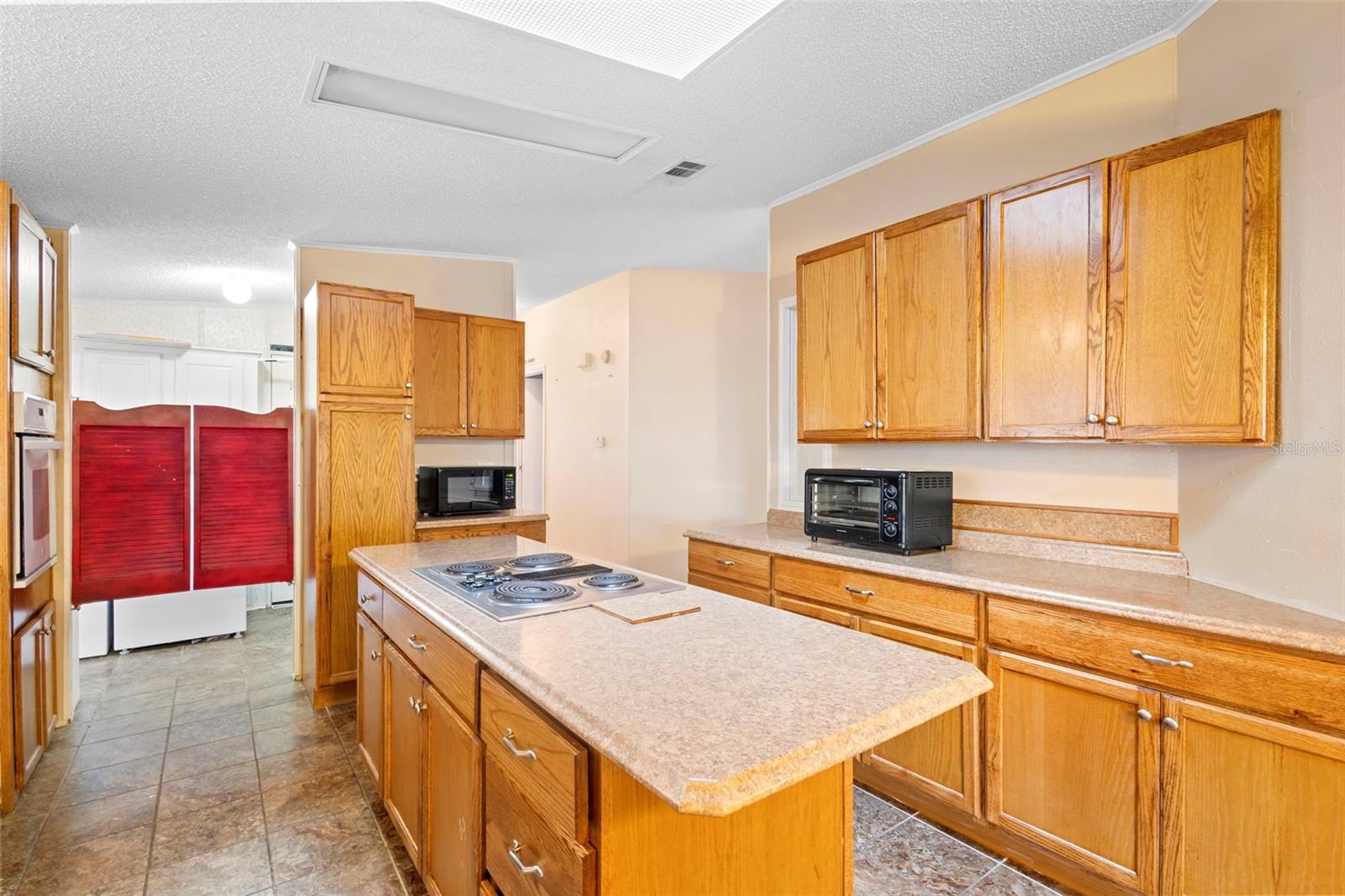 LAKE YALE ESTATES - Residential