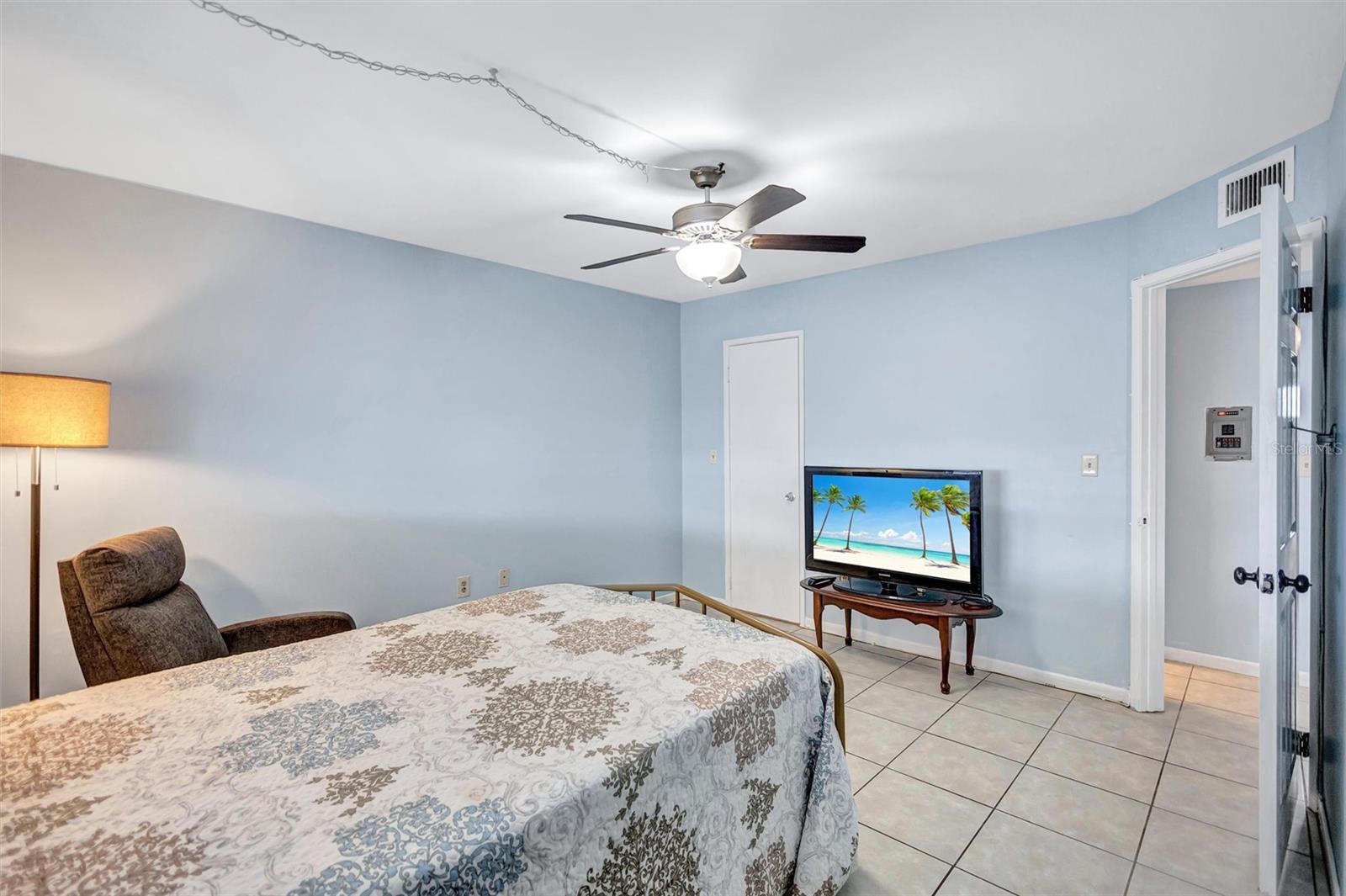 TOWN APTS CONDO - Residential