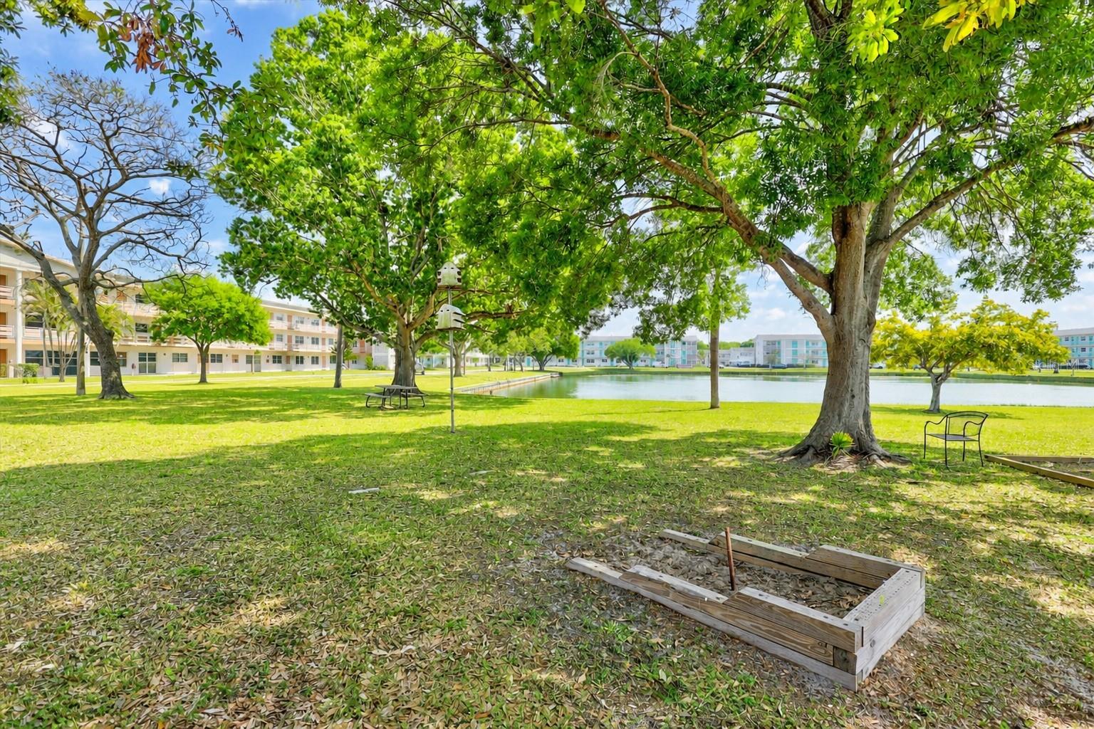 TOWN APTS CONDO - Residential