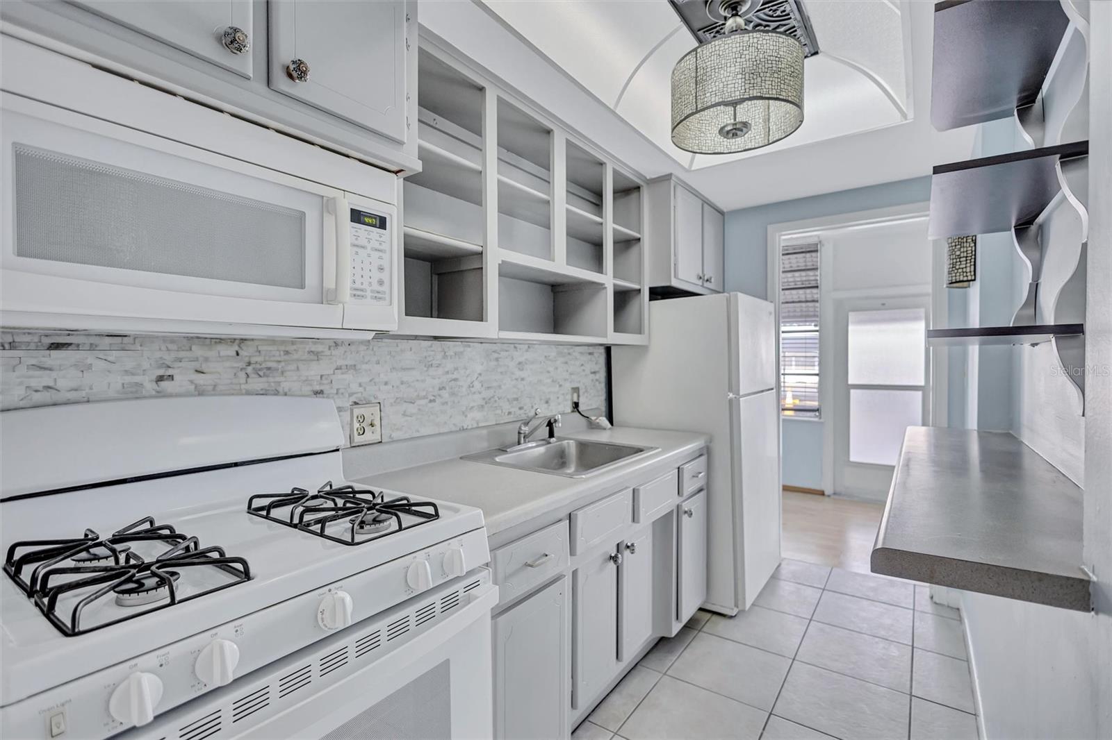 TOWN APTS CONDO - Residential