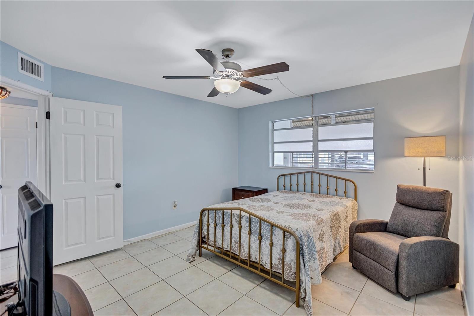 TOWN APTS CONDO - Residential