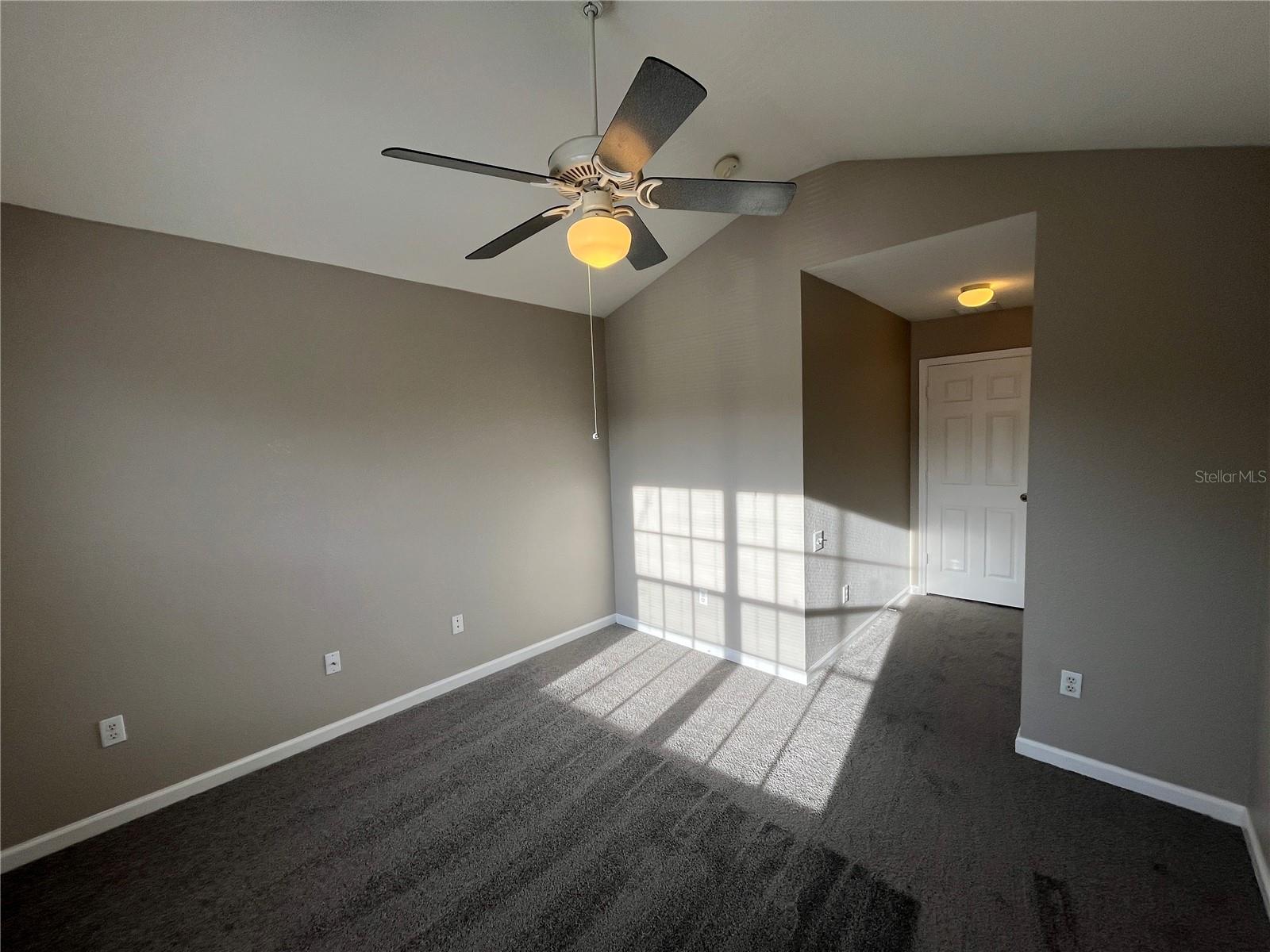 DUNWOODY COMMONS PH 2 - Residential Lease