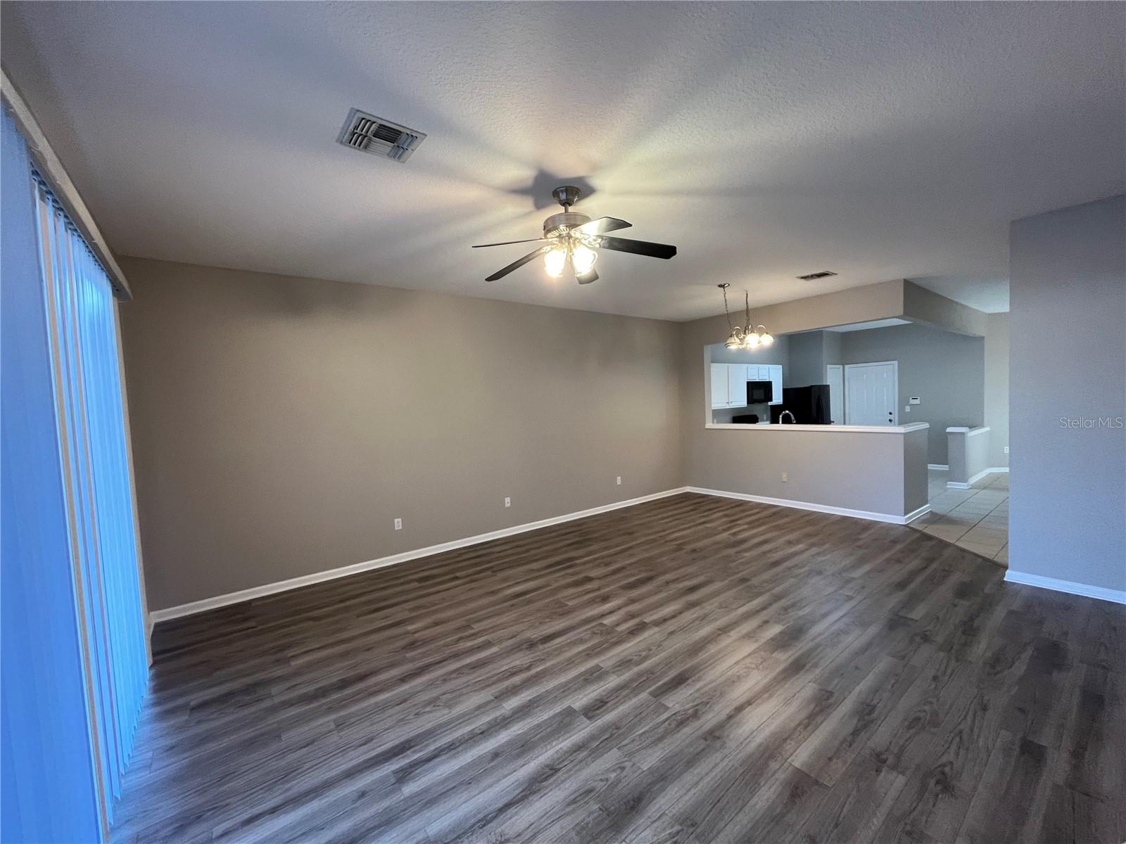 DUNWOODY COMMONS PH 2 - Residential Lease