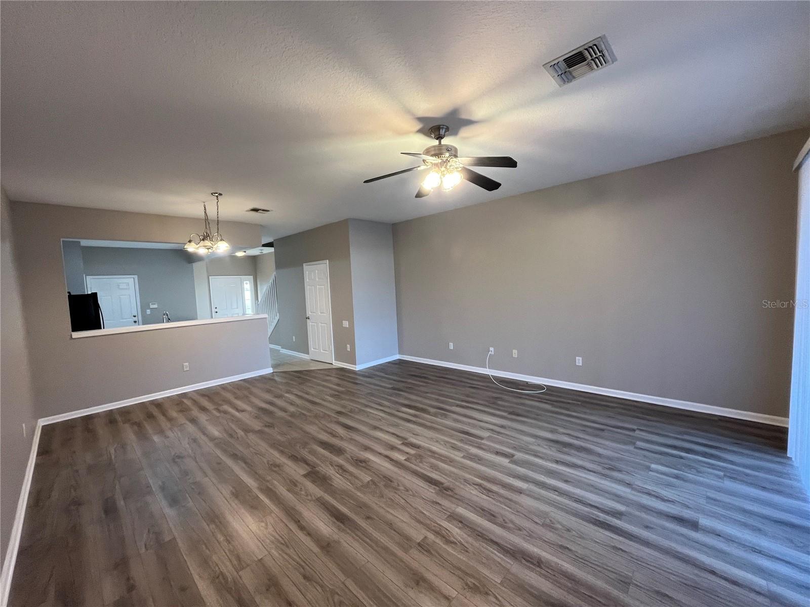 DUNWOODY COMMONS PH 2 - Residential Lease