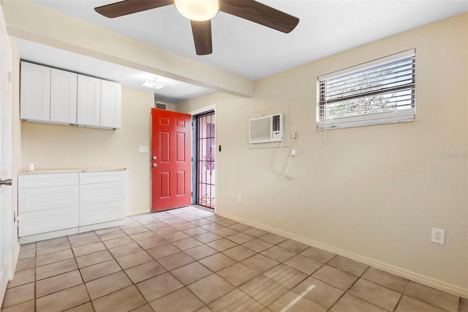 TANGELO PARK SEC 04 - Residential Lease