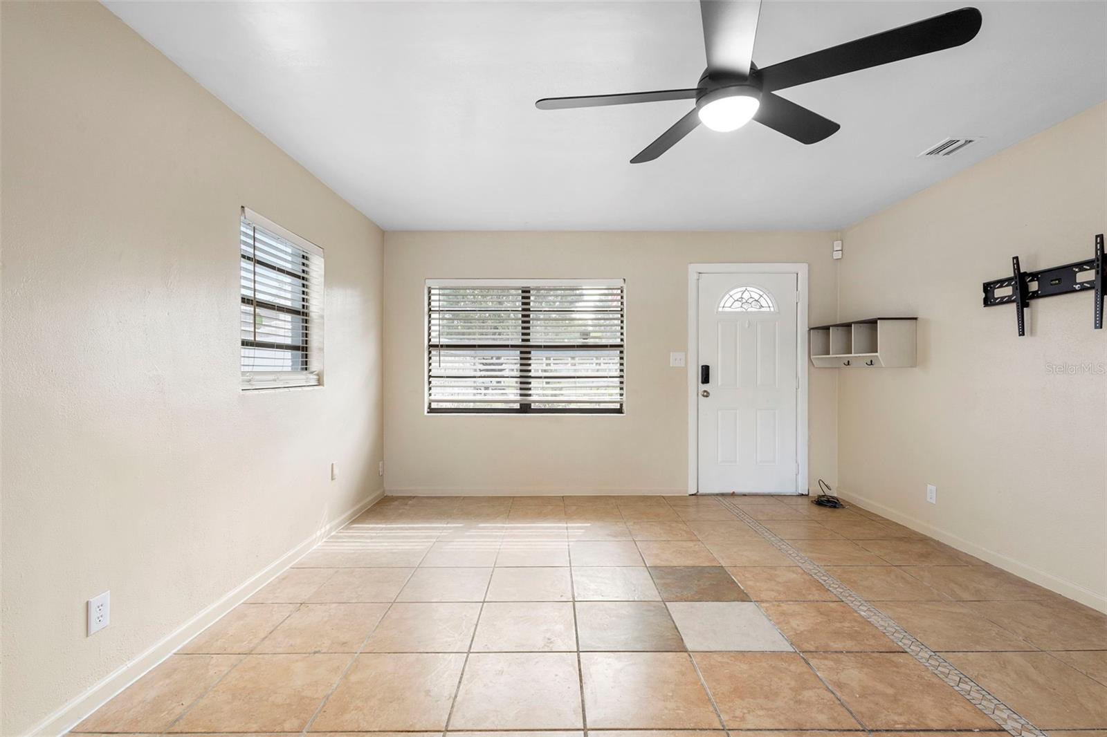 TANGELO PARK SEC 04 - Residential Lease